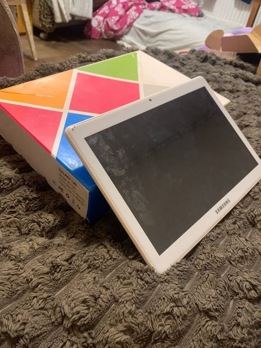 планшет Samsung GALAXY TAB