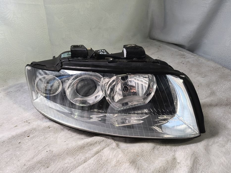 Lampa prawa Audi A4 B6 Europa soczewka reflektor przedni