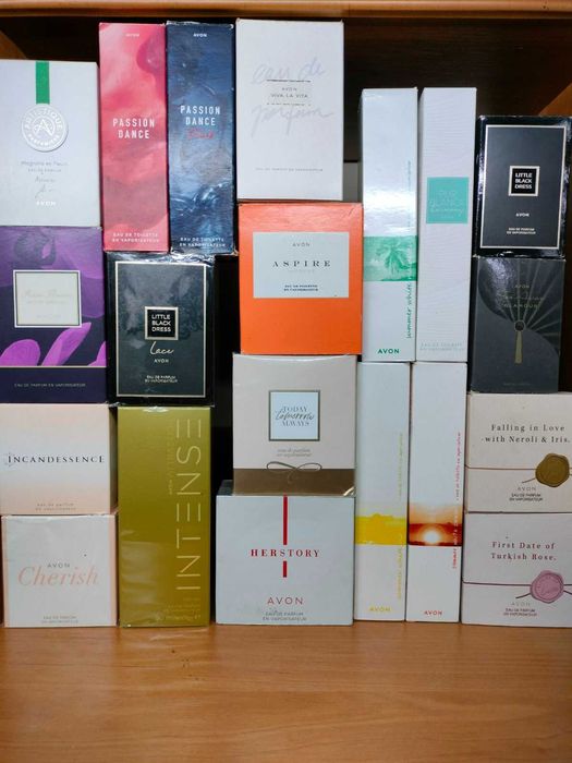 Чоловічі та жіночі парфуми Avon, Federico Mahora