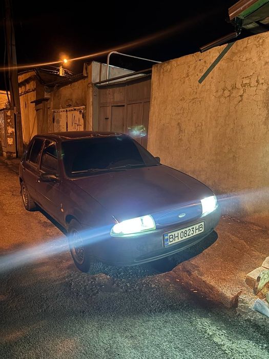 Ford fiesta MK4 Огонь за свои деньги !!!
