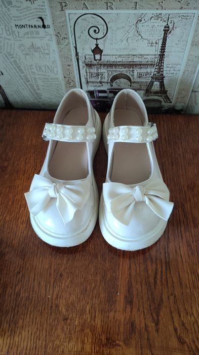 Туфельки на дівчинку