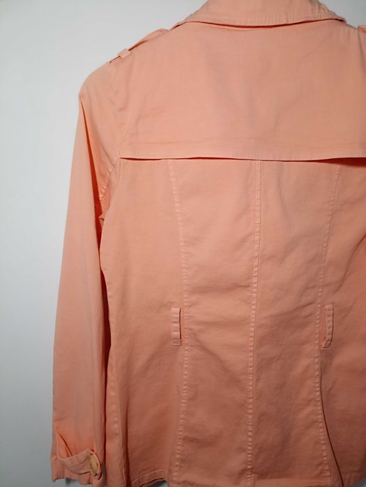 Płaszcz trencz brzoskwiniowy na wiosnę M 38 krótki bawełna