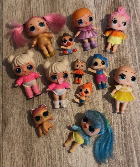 Коллекция кукол LOL, мебели и аксессуаров.