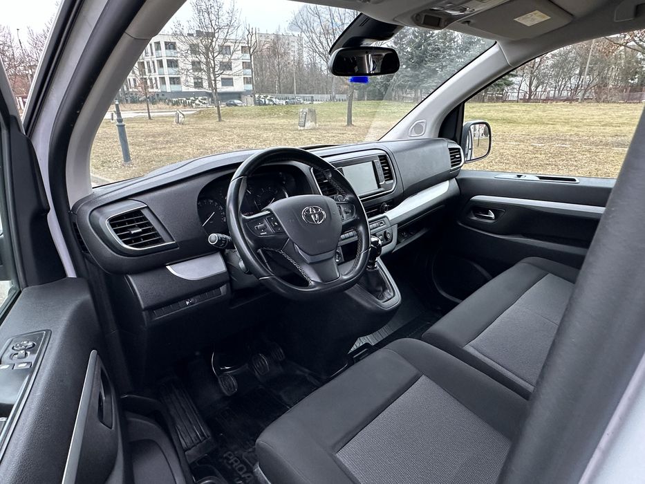 Wynajem bus 9 osobowy, wypożyczalnia, transfery na lotniska imprezy