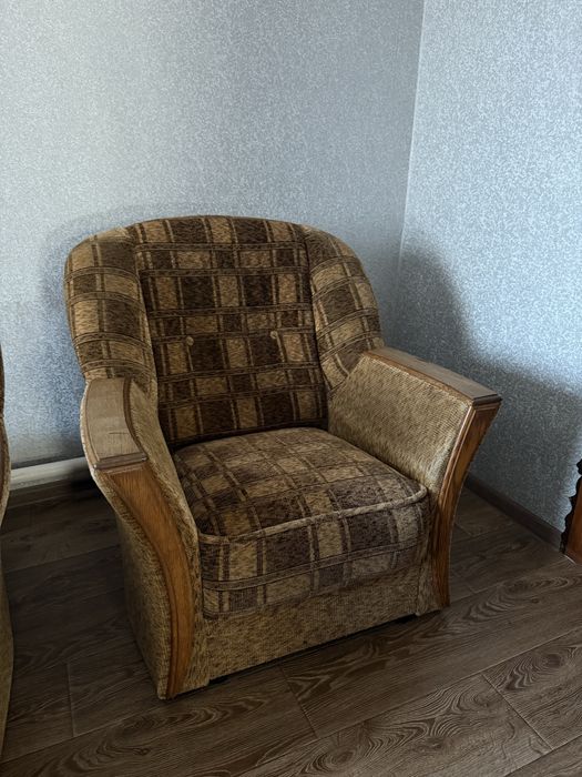 Крісла в кімнату