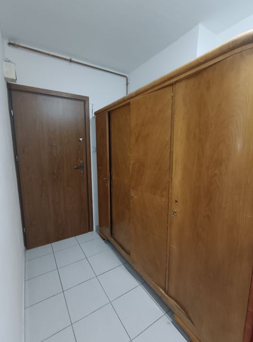 Stara drewniana szafa