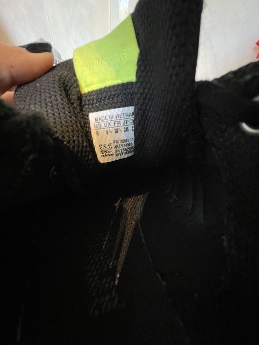 Sapatilhas adidas pretas 38,5