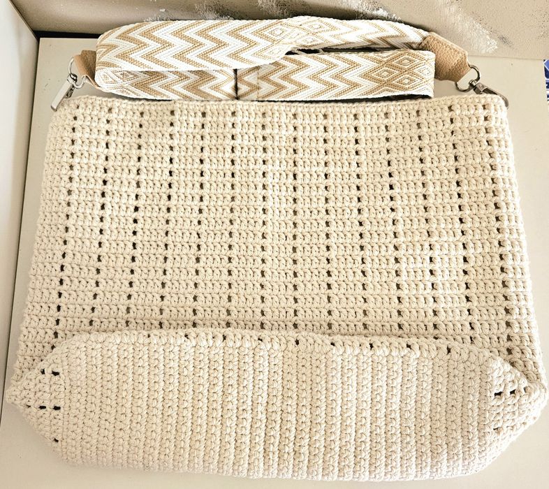 Bolsa em croché feita à mão