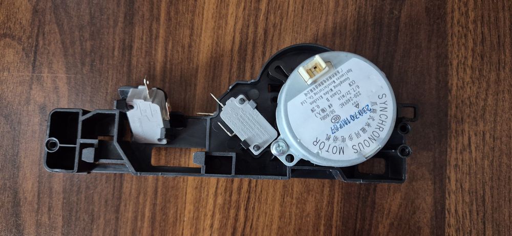 Blokada drzwi kuchenki mikrofalowej SIEMENS BF525LMW0/01