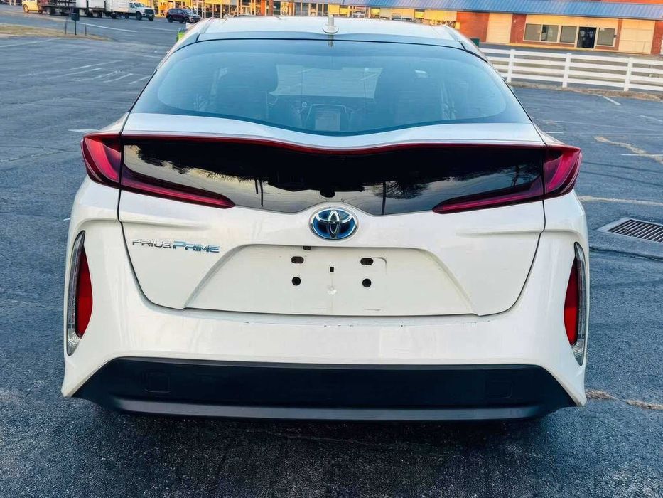 Toyota Prius Prime      2019