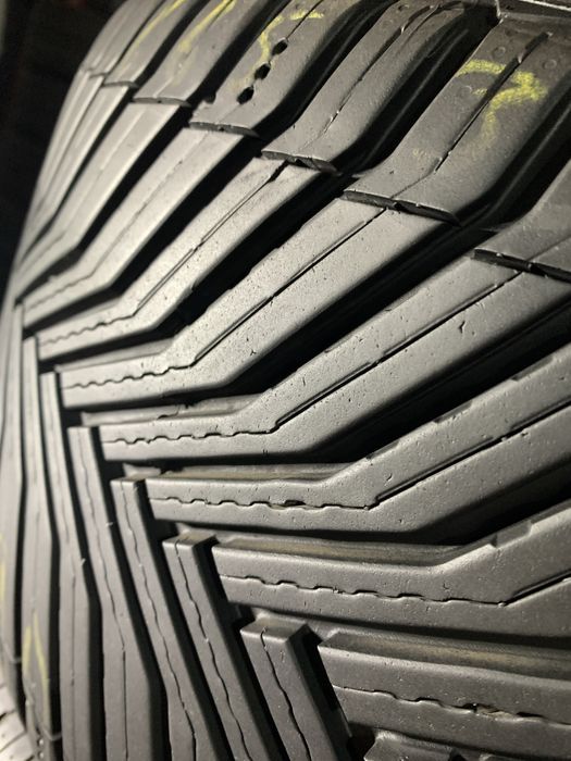 Шини б/у 265/40 R20  Michelin Cross Climate 2 SUV ПАРА