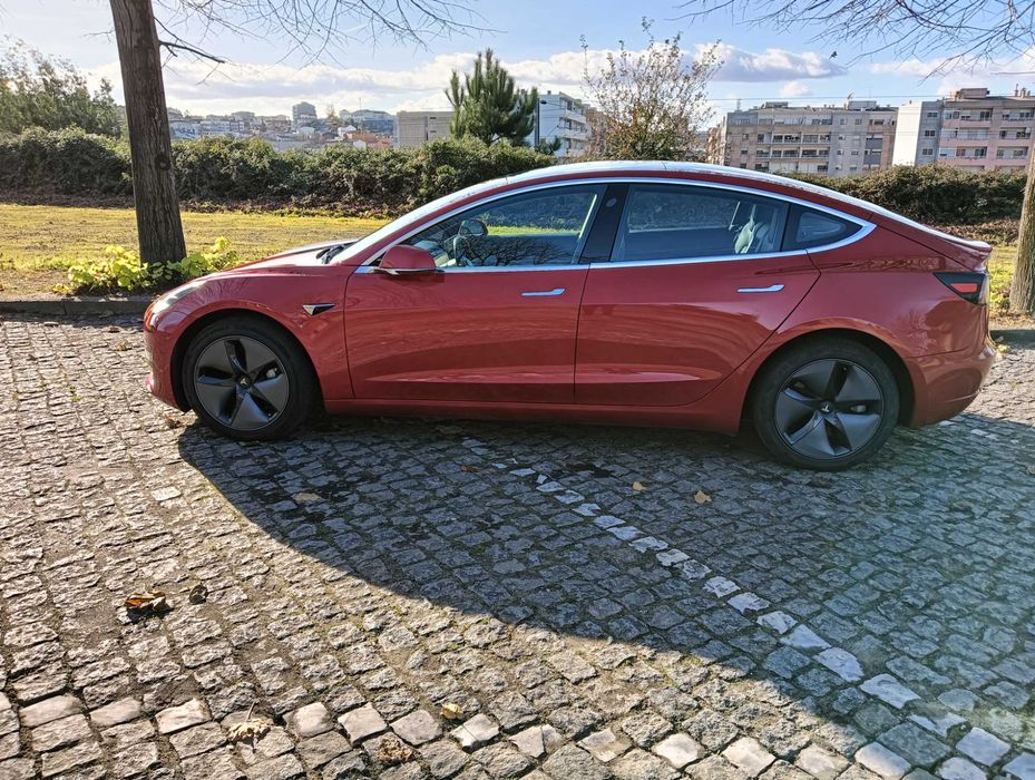 Tesla Model 3 Long Range Dual Motor (Dez. 2019) – Vermelho – IVA Dedutível
