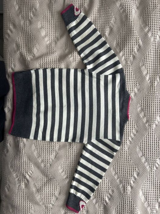 Светрик дівчинка 134р. 8-9років