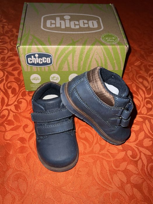 Sapatilha Adidas  + bota Chicco