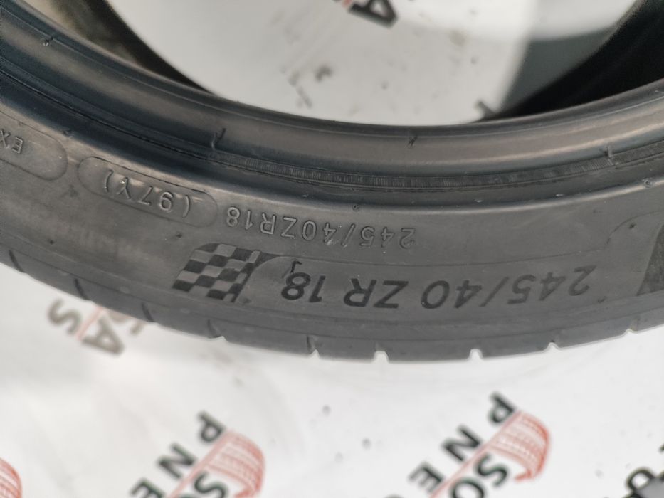 2 pneus semi novos 245-40R18 Michelin - Oferta dos Portes