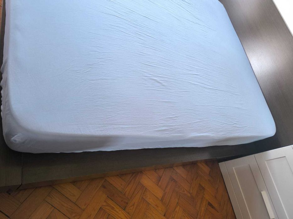 Cama de Casal com Arrumação (Estrado Elevatório)