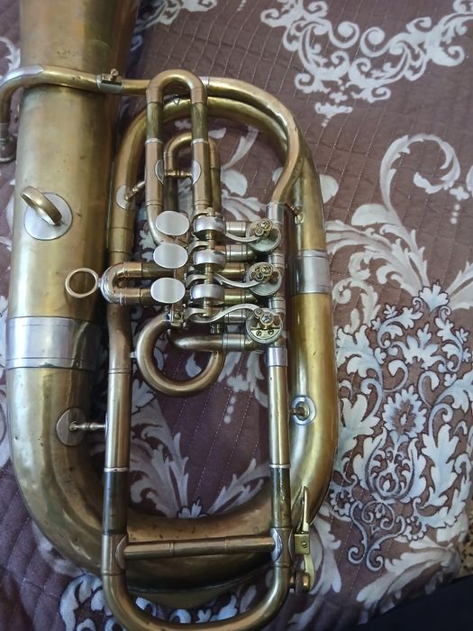 Старовинний німецький тенор, труба