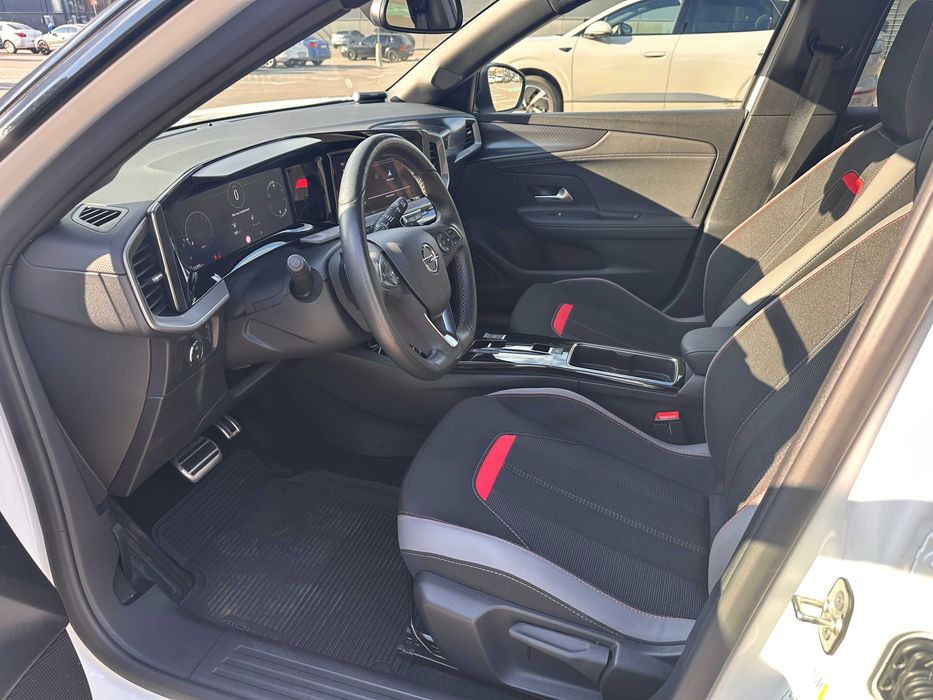 Продаю авто Opel Mokka 2023