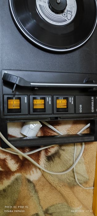 Портативний програвач вінілових платівок Philips Stereo 200 (або 22AF2