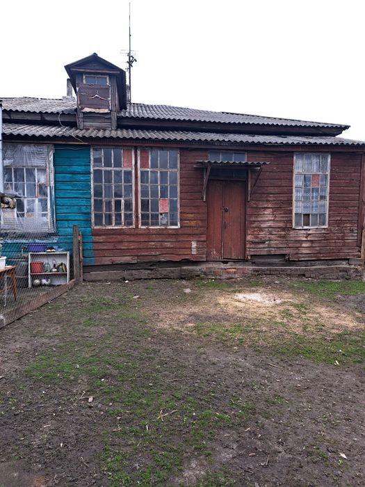 Пів будинку  вул.Поштова10