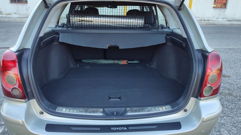Carrinha Toyota Avensis foto 3