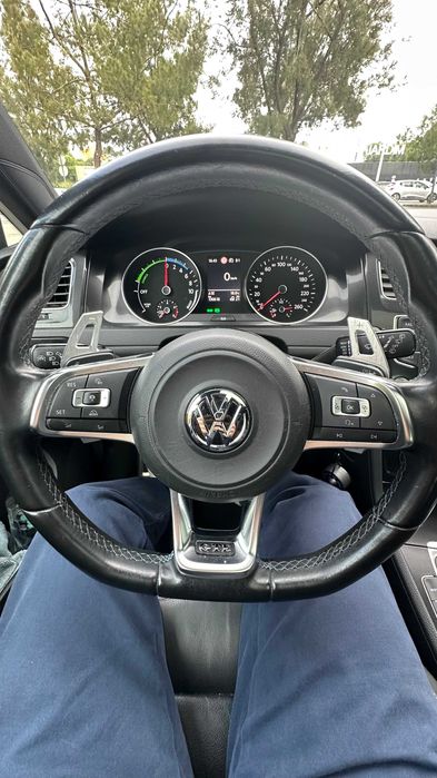 Volkswagen Golf GTE Plug-in Hybrid | DSG | Teto Panorâmico | Couro | LED | Câmara | Revisões VW