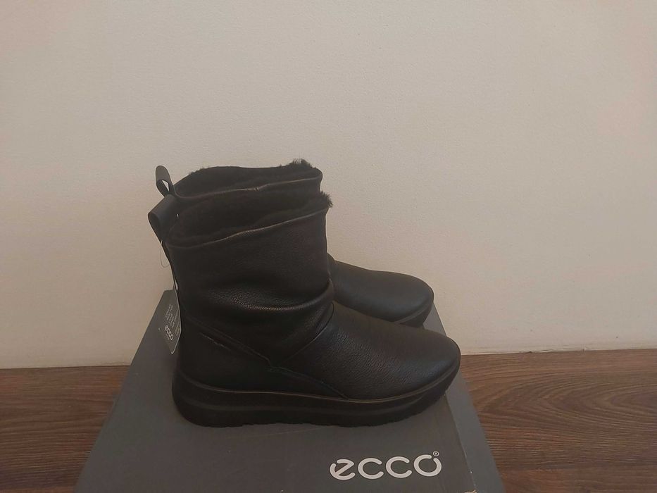 Жіночі черевики ECCO