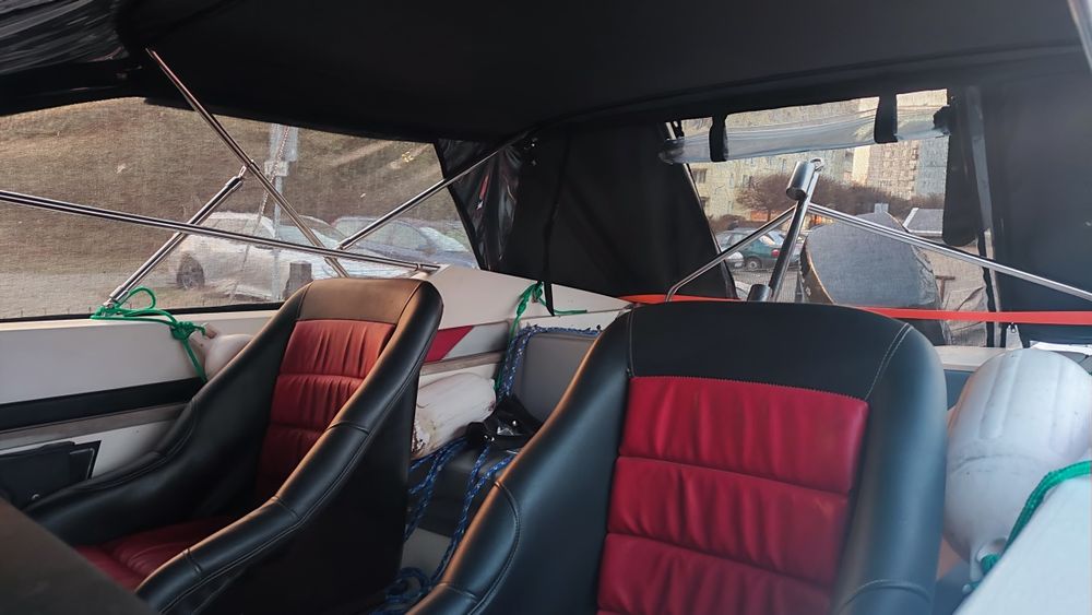 Łódź motorowa Thunderbird z silnikiem Johnson 150 KM V6  + Przyczepa