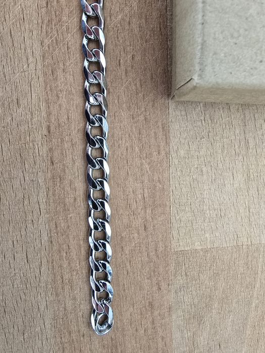 Pulseira em aço. Nova