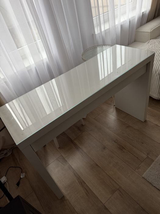 Toaletka ikea malm z szklanym blatem