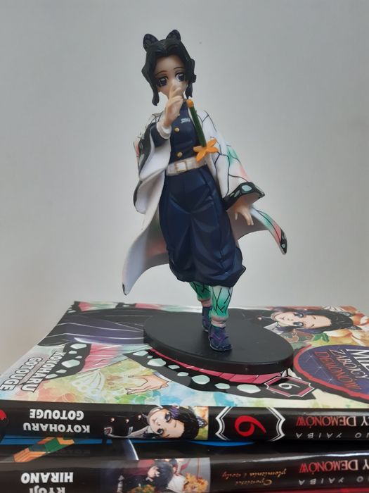 Figurka demon slayer shinobu