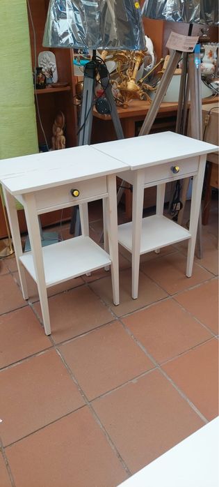 Conjunto de mesinhas de cabeceira