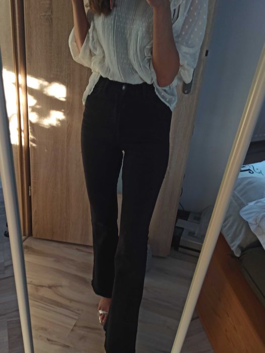 Spodnie jeansowe czarne dzwony dopasowane Bershka XS wyższy stan