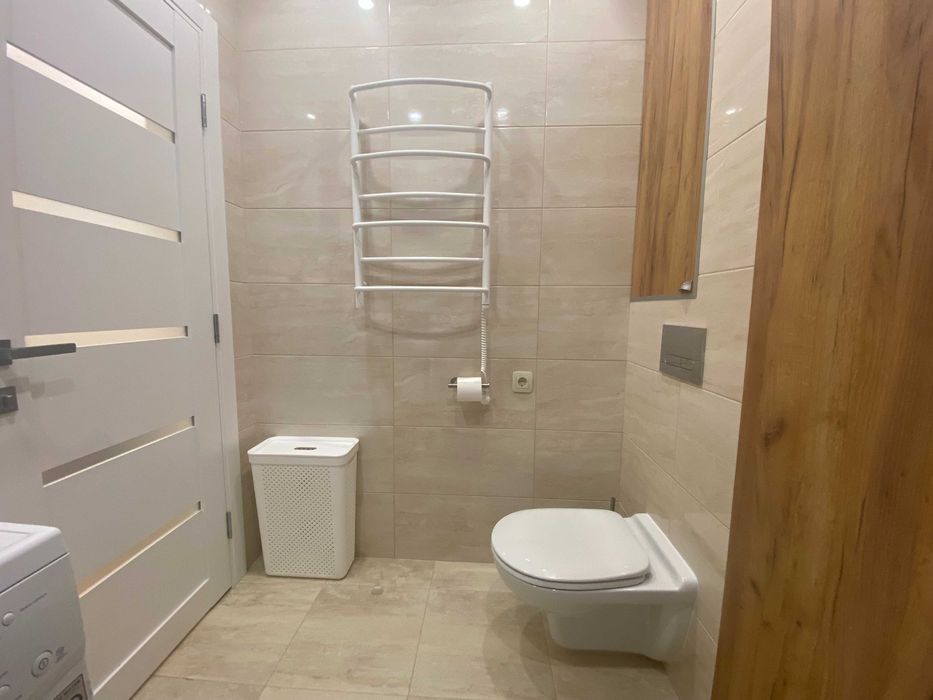 Перша здача! Стильна 1-кімнатна квартира в ЖК Республіка. Рильського 1