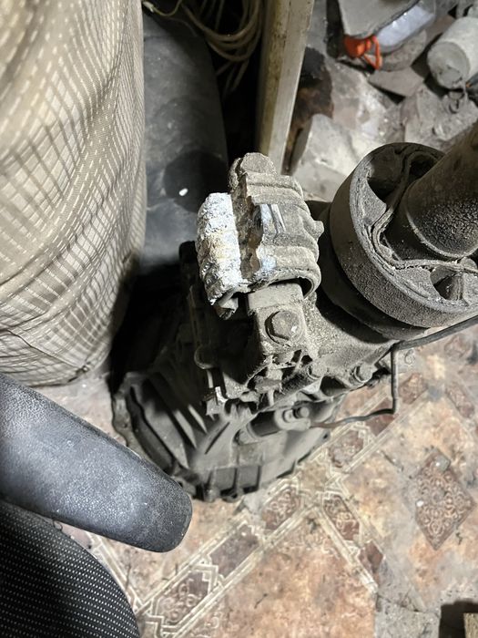 Коробка мерседес 210