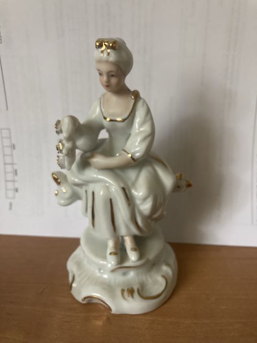 Figurka porcelana cdc