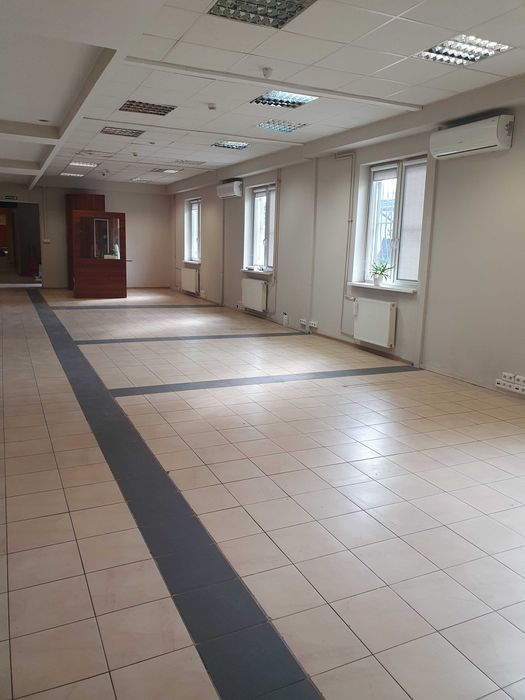 Lokal na biura / handel / hurtownię 370m2 - dobra lokalizacja -parking
