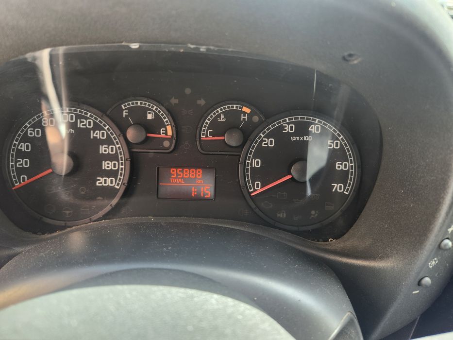 Fiat Doblo gasóleo 2005 com apenas 95 mil km reais