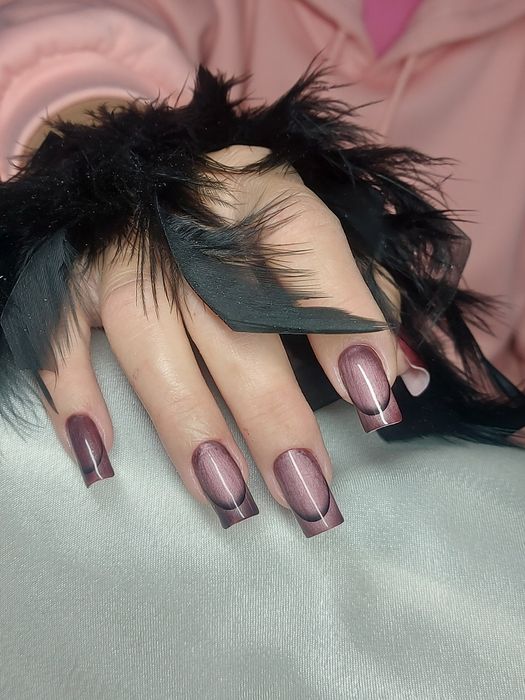 Маникюр и педикюр