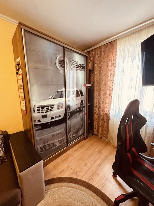 Продам трьох кімнатну з ремонтом у м.Новий Розділ.