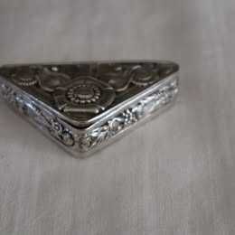 Prata-Bonita caixa de comprimidos