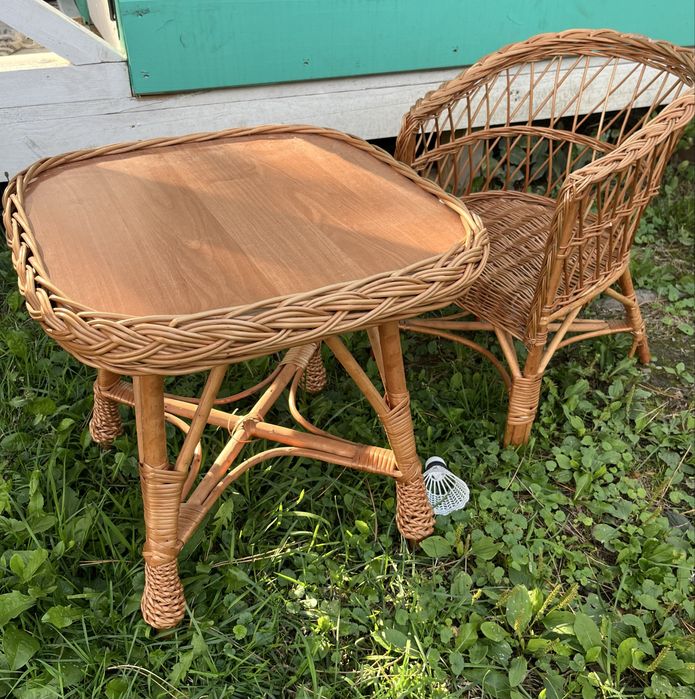 Stolik o krzeselko wiklinowy rattan dla dziecka