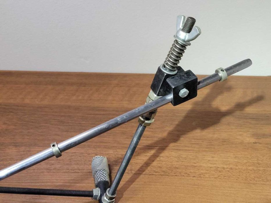 Ручна точилка для ножів з поворотним механізмом