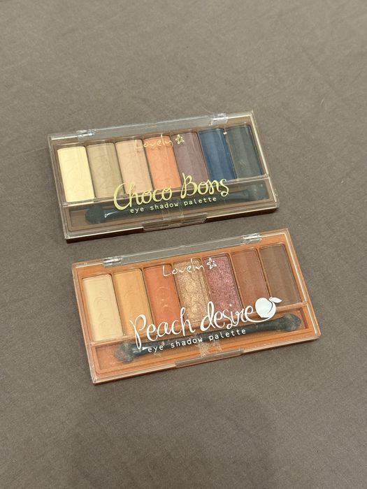 Dwie paletki cieni do powiek Lovely Choco Bons i Peach Desire