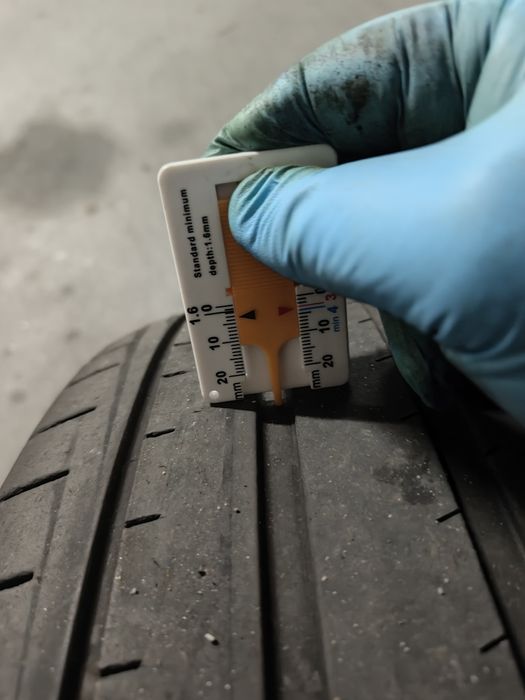 Pneus Goodyear 235/45 R17