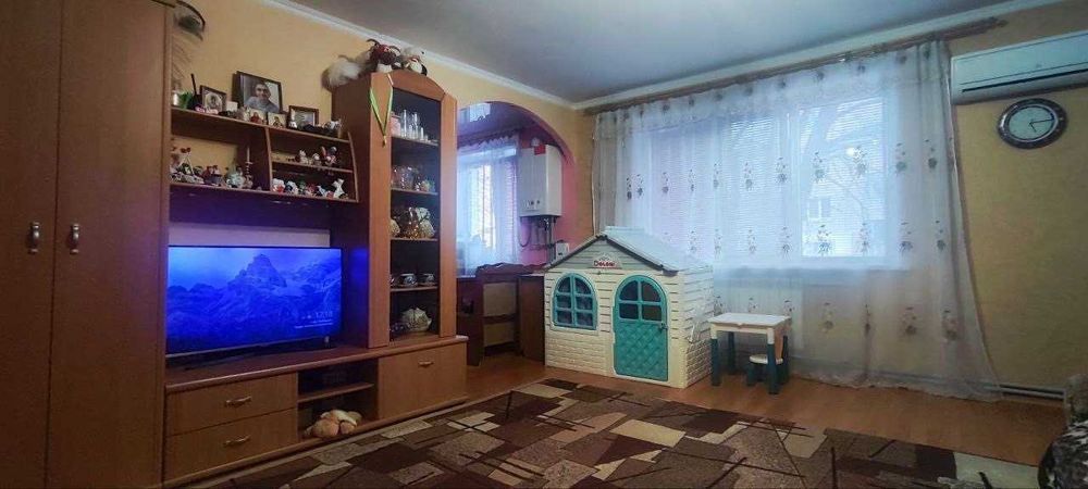 Продається 2-х кімнатна квартира на Розсошенцях