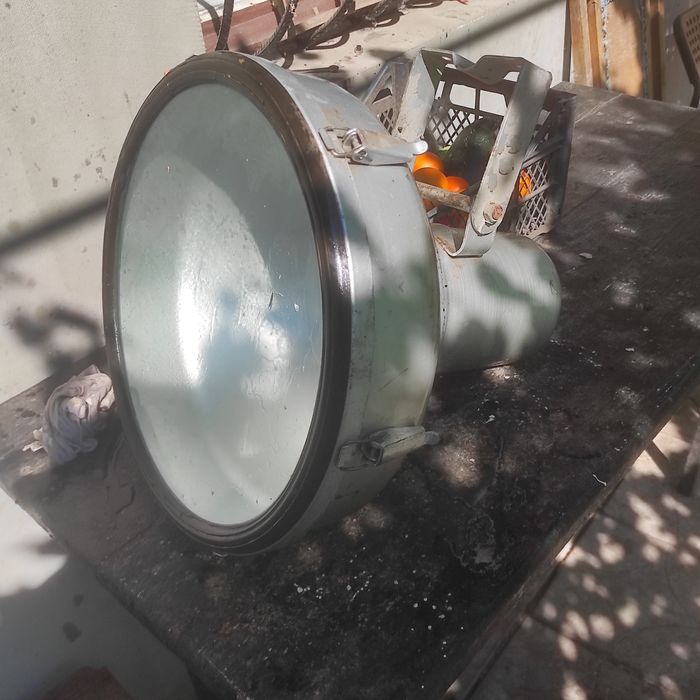 Прожектор світильник