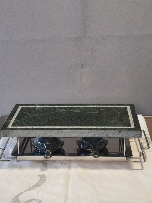 Grelhador Naco na Pedra em Mármore com Suporte Inox – Impecável