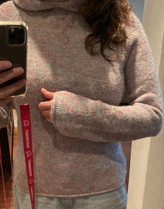Sweter handmade z kapturem ręcznie robiony z mieszanki z merino  (s/m)