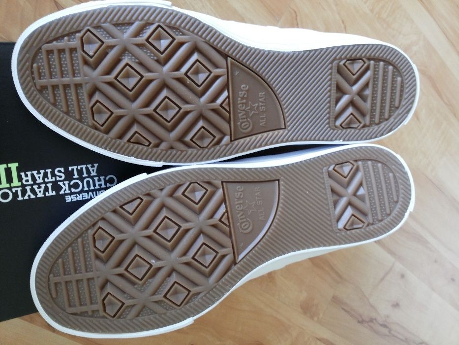 Продам конверсы